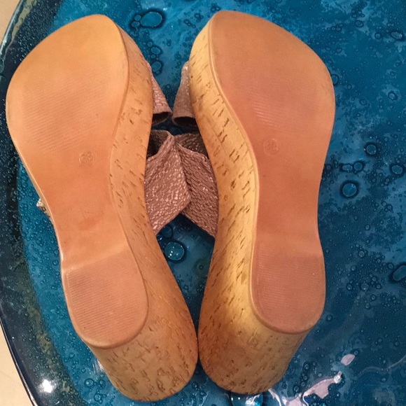 Brand new cute wedge sandal - Picture 5 of 5